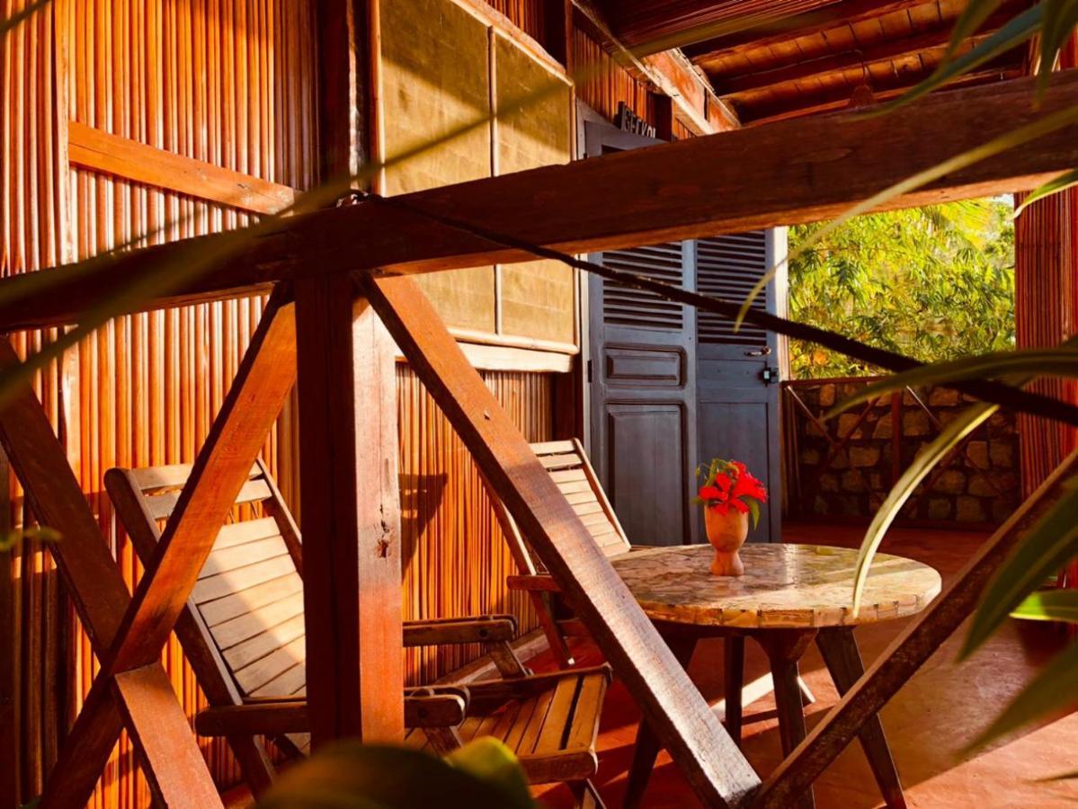 Floraly Komba Hotel - Nosy Komba Eksteriør bilde